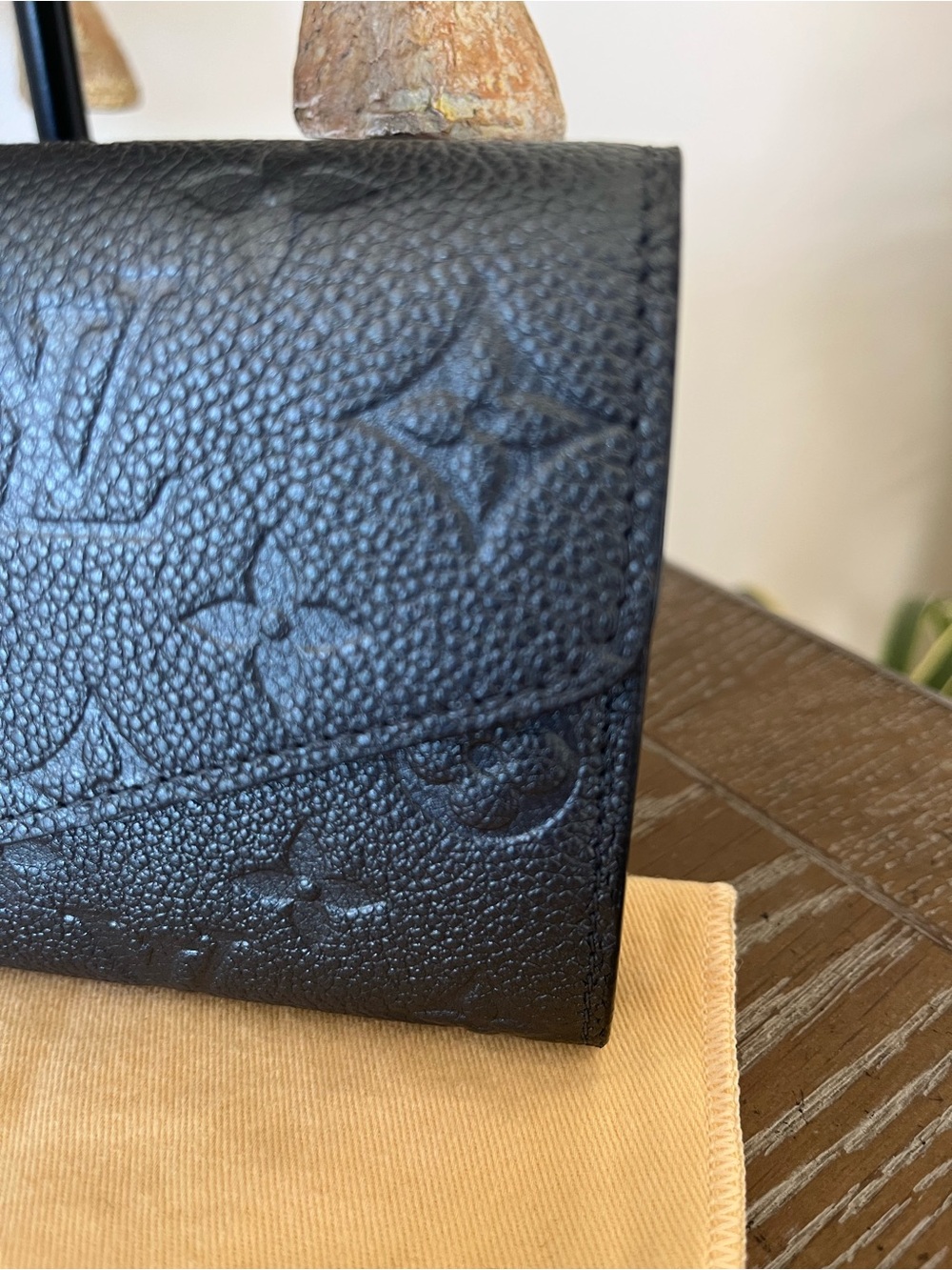 Louis Vuitton Monogram Shimmering Empriente Sarah Wallet - Picture 9 of 11